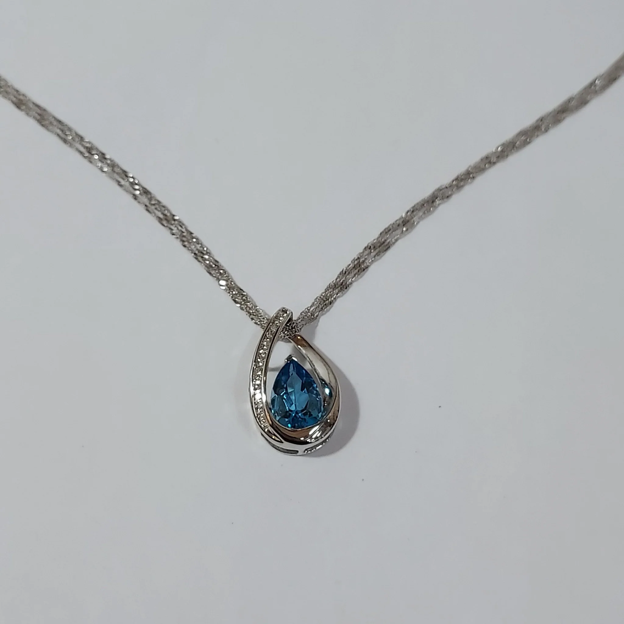 14K Gold Diamond & Topaz Necklace - Image 2