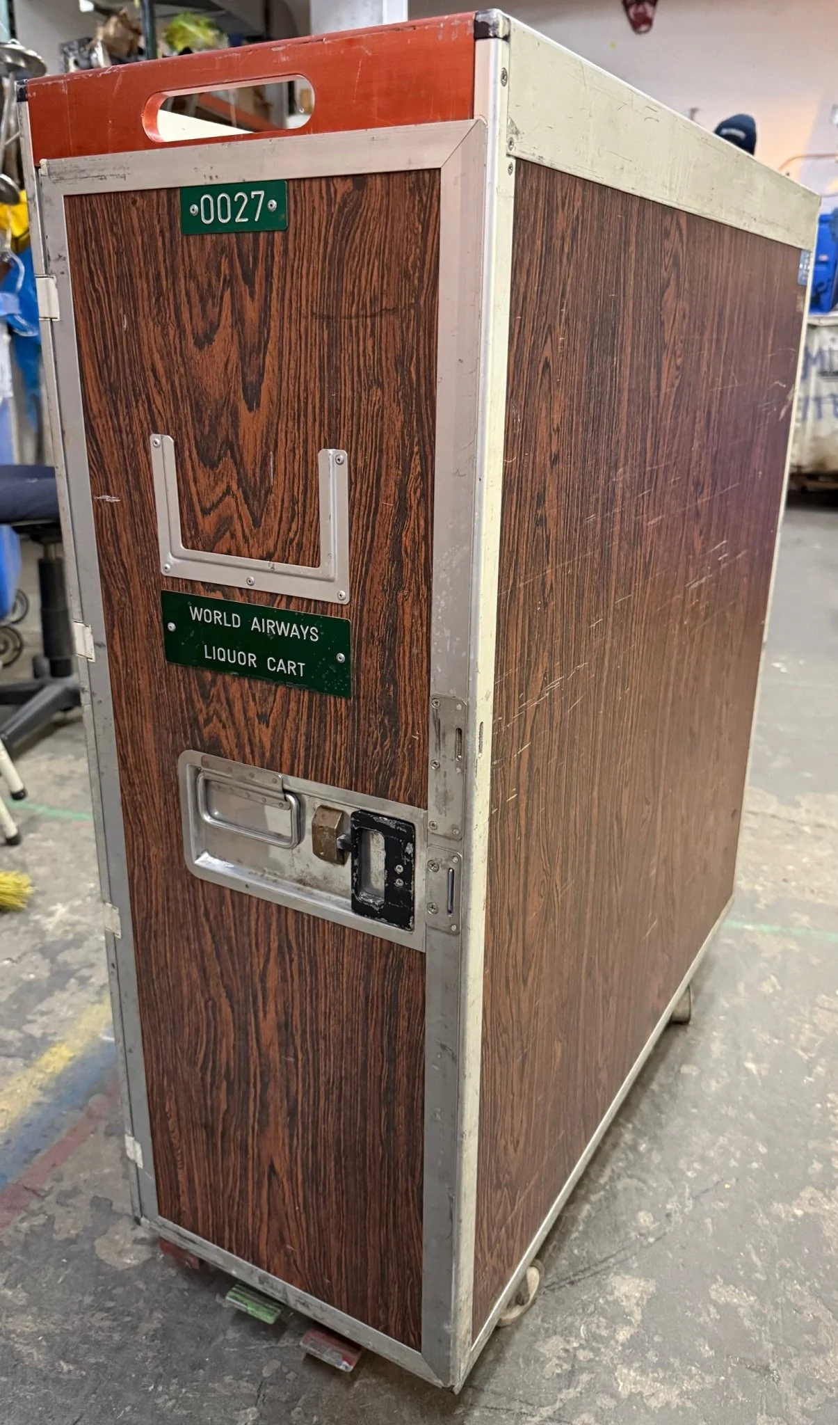 World Airways Liquor Cart - Image 2